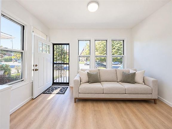3rd image of 4014 Avenue R