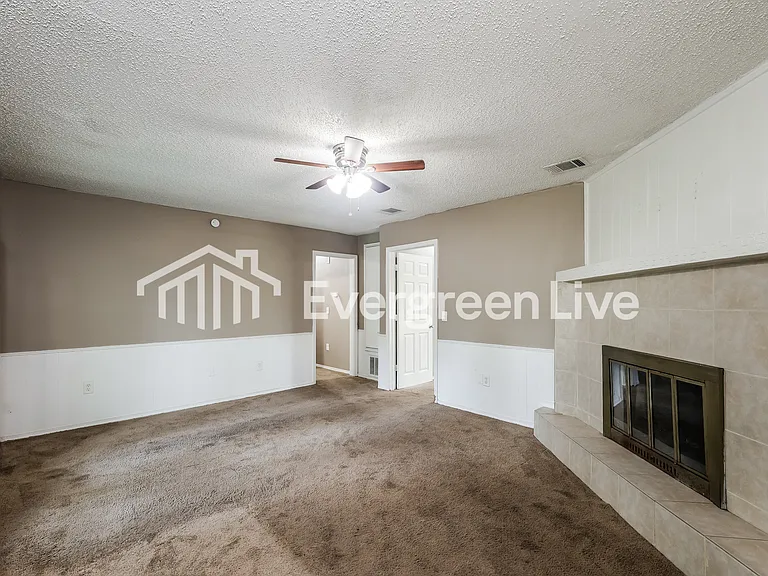 408 Shenandoah Rd N — Photo 4