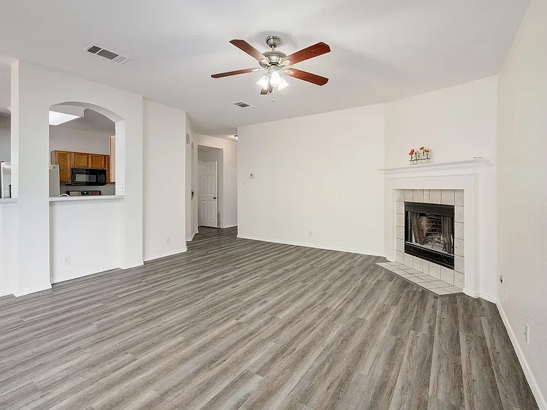 9724 Copper Creek Dr — Photo 7