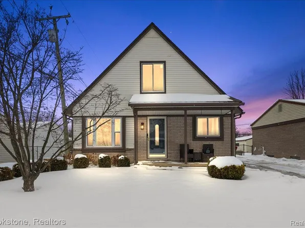 34372 Crosley St, Clinton Township, MI 48035