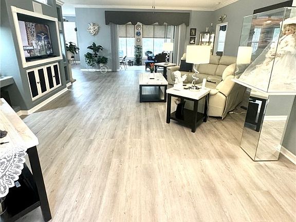 5th image of 2668 N Brentwood Cir