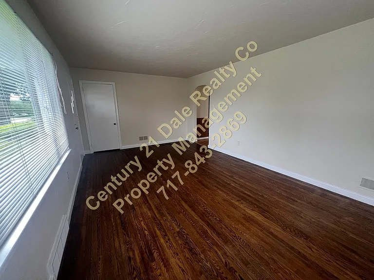 303 Maywood Rd — Photo 17