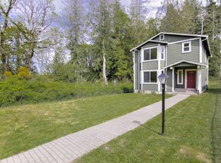 241 E Wheelwright St, Allyn, WA 98524