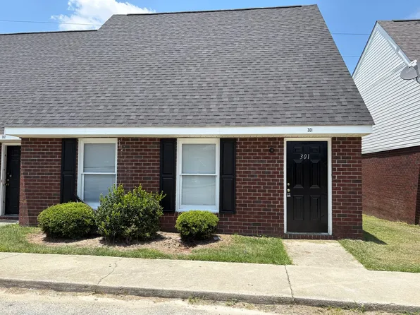 230 Lanier Dr #301, Statesboro, GA 30458