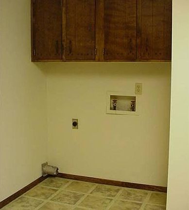 Washer & Dryer Hookup