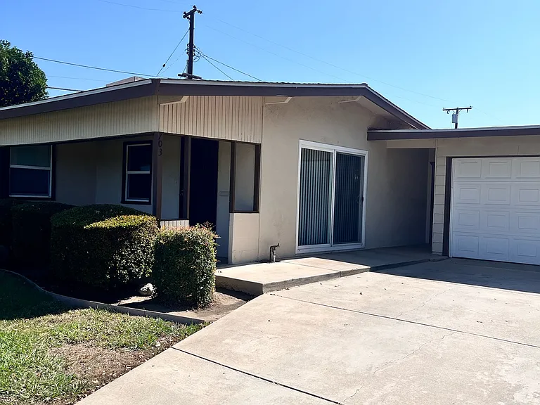 703 E Linfield St — Photo 2