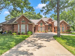 1411 Country Club Dr, Okmulgee, OK 74447