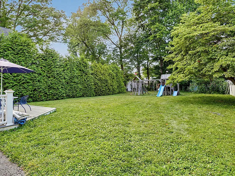 40 Oakwood Dr — Photo 14