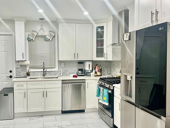 4th image of 128-40 146th St