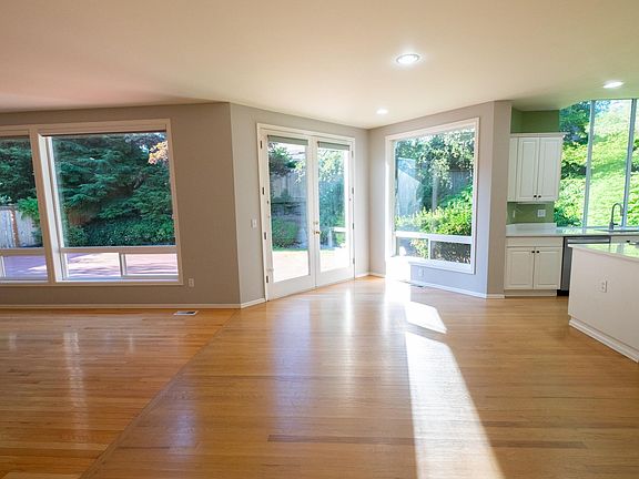 3rd image of 16550 SE 48th Ct