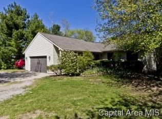 4886 Curtis Roth Ln, Pleasant Plains, IL 62677
