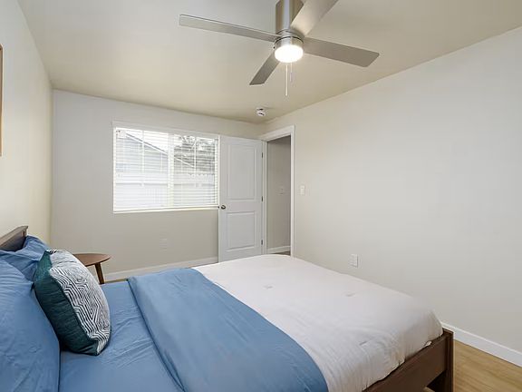 3rd image of 5465 Lemon Ave