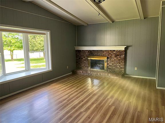 4th image of 111 Fairlane Dr