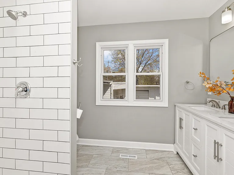 2935B N Richards St #B — Photo 7