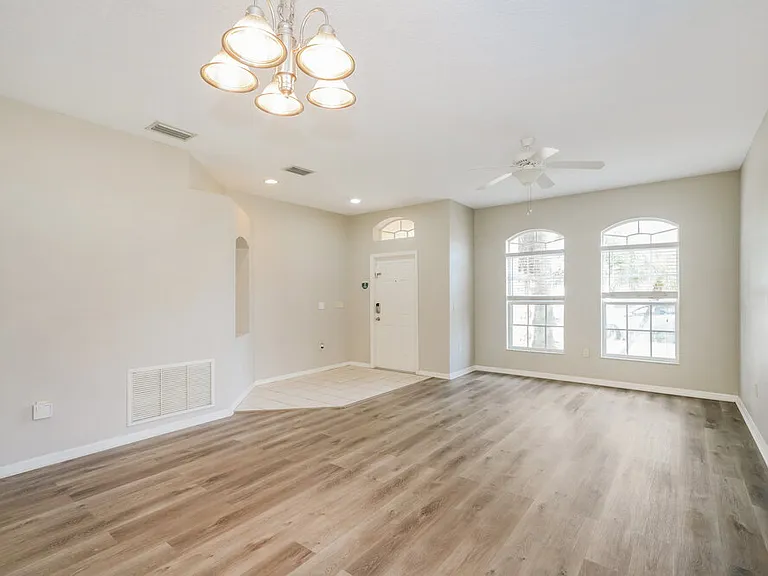 5310 Braddock Dr — Photo 4