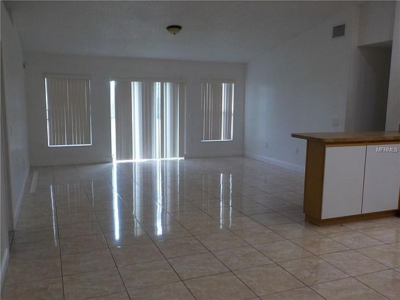 5th image of 625 Deauville Ct