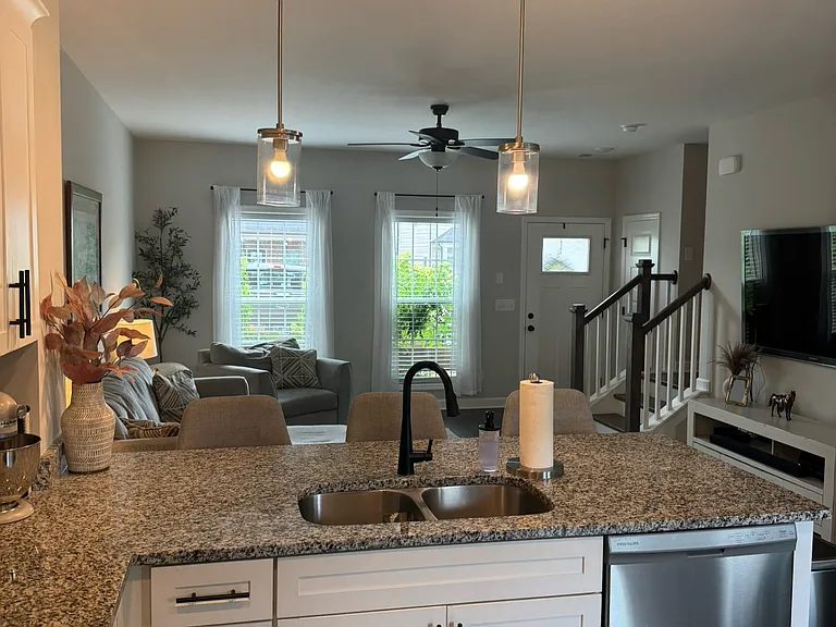 236 Mansfield Dr — Photo 9