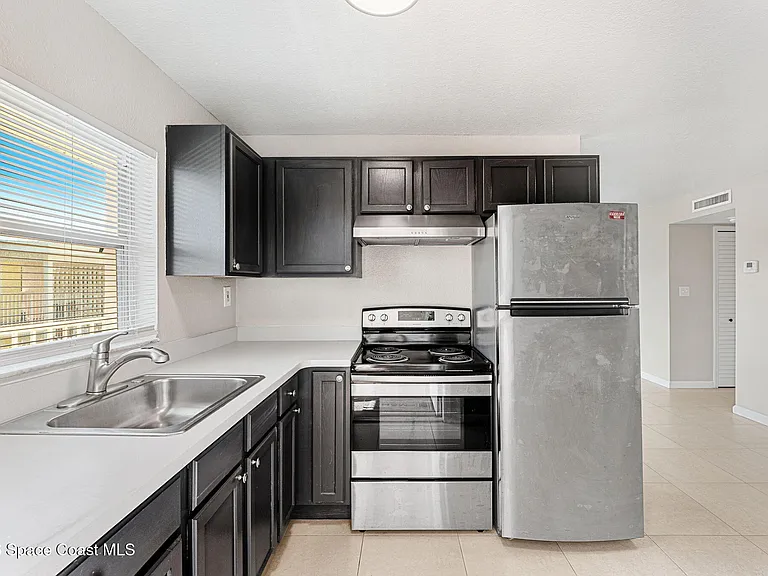 130 Roosevelt Ave #204 — Photo 5