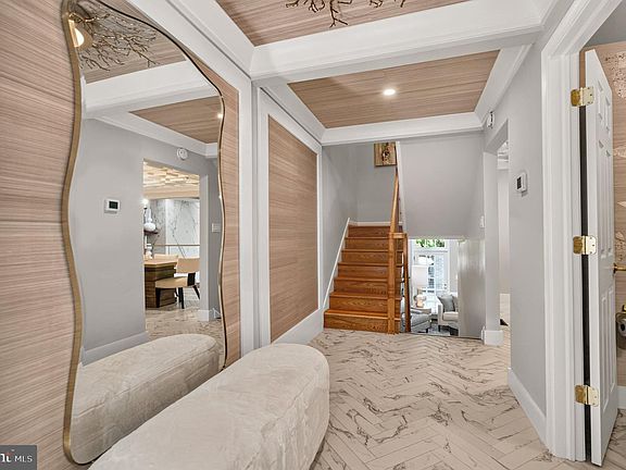4th image of 6674 Midhill Pl