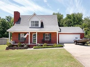 232 Chasebrook Dr, Killen, AL 35645