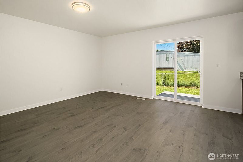 4th image of 513 4th Street
