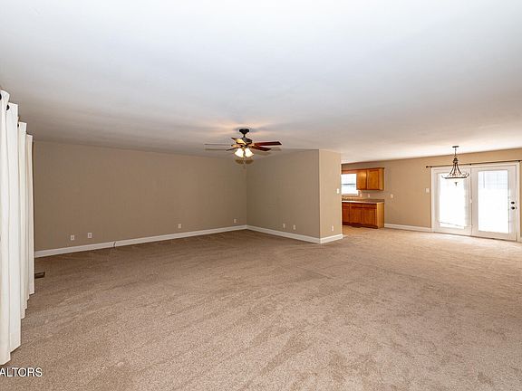 5th image of 2134 Colby Dr