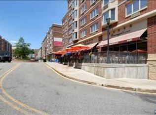 2204 City Pl, Edgewater, NJ 07020