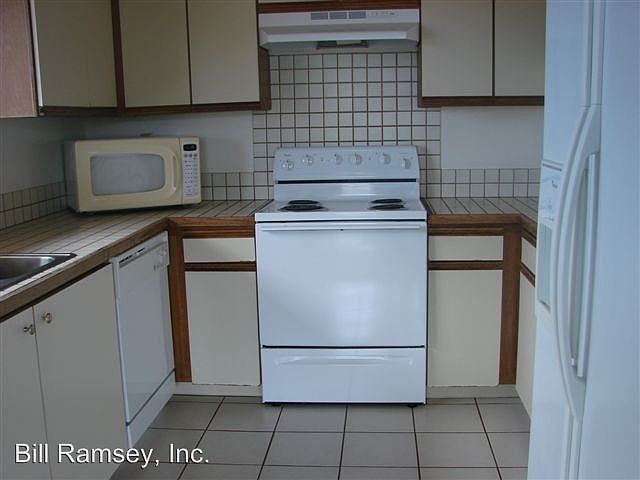2nd image of 1290 Auwaiku St