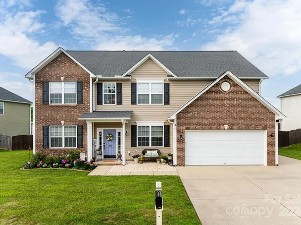 227 Roanoke Rd, Fletcher, NC 28732