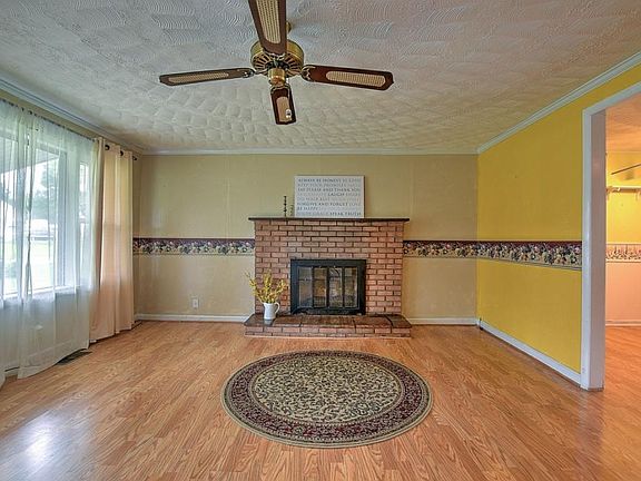 2nd image of 405 Old Stage Dr