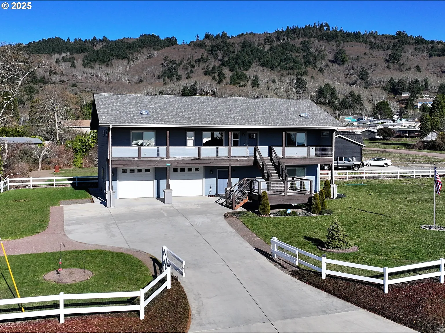 15289 Oceanview Dr photo 1