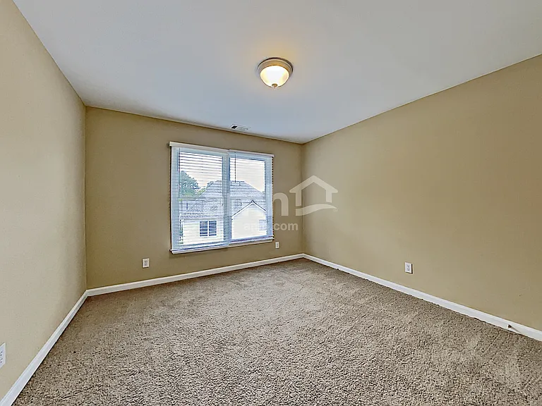 3374 Hunters Point Rd — Photo 15