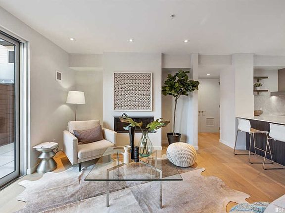 4th image of 3590 20th St APT 204