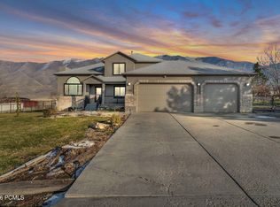 7362 Foothill Dr, Tooele, UT 84074