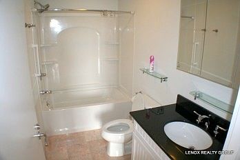 4th image of 501 Roosevelt Ave Unit 501
