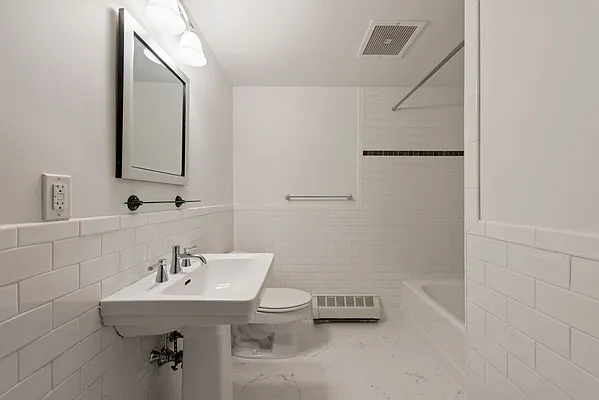 Sold by Nest Seekers International | media 5