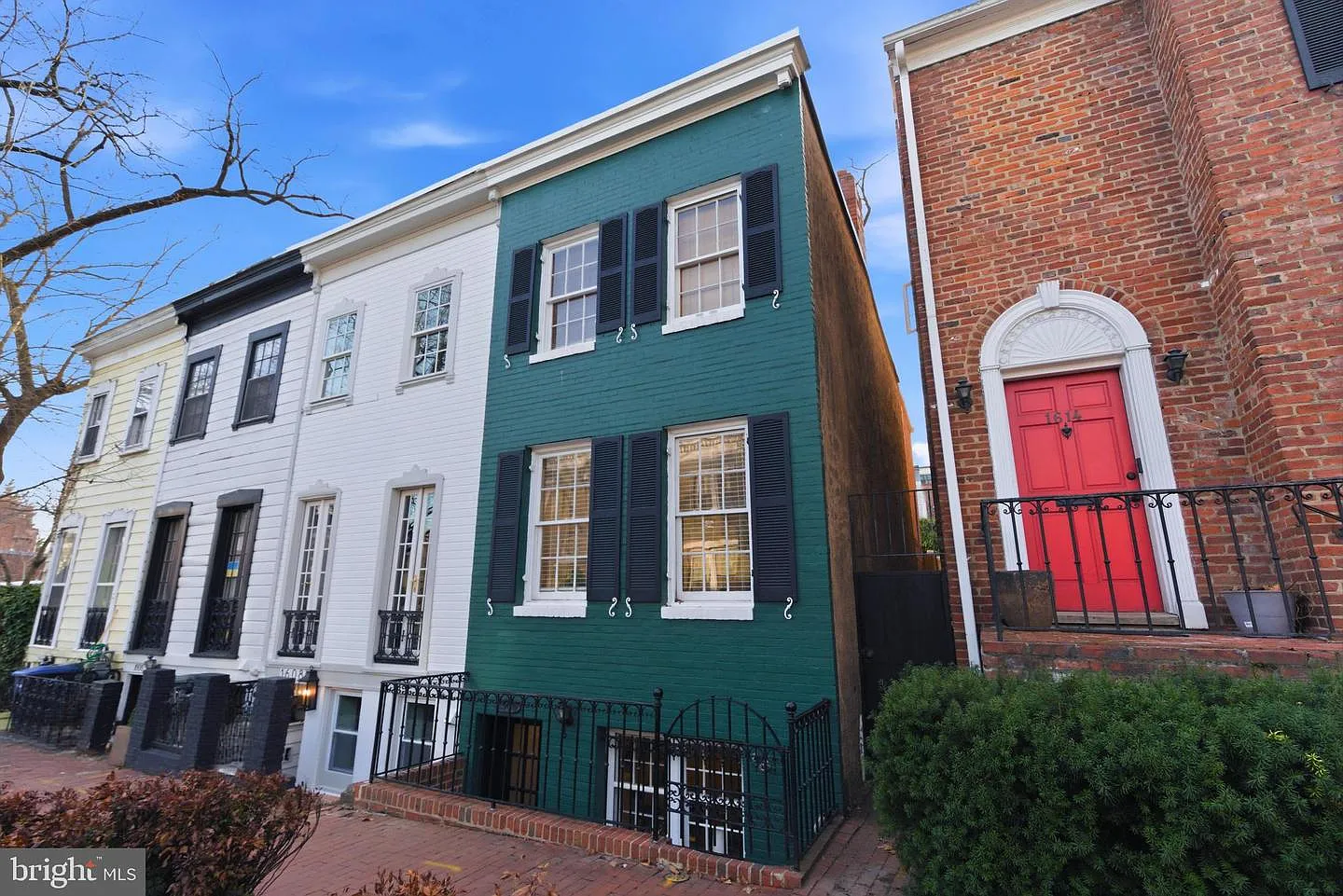 1610 33rd St NW photo 1