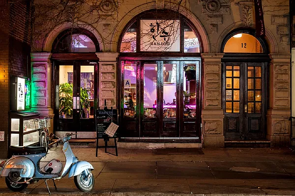 Rented by Renetta Real Estate | media 40