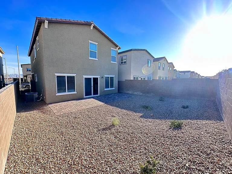 7731 Moore Creek Ln — Photo 3