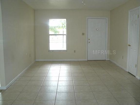 2nd image of 301 N Oak Ave