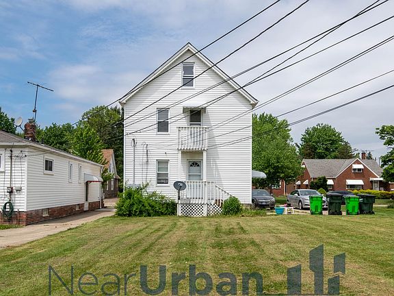 2nd image of 196 Henry St Unit Up
