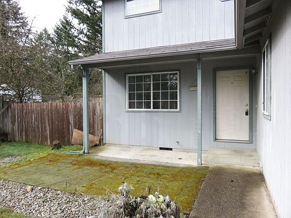 4th image of 17322 12th Ave E