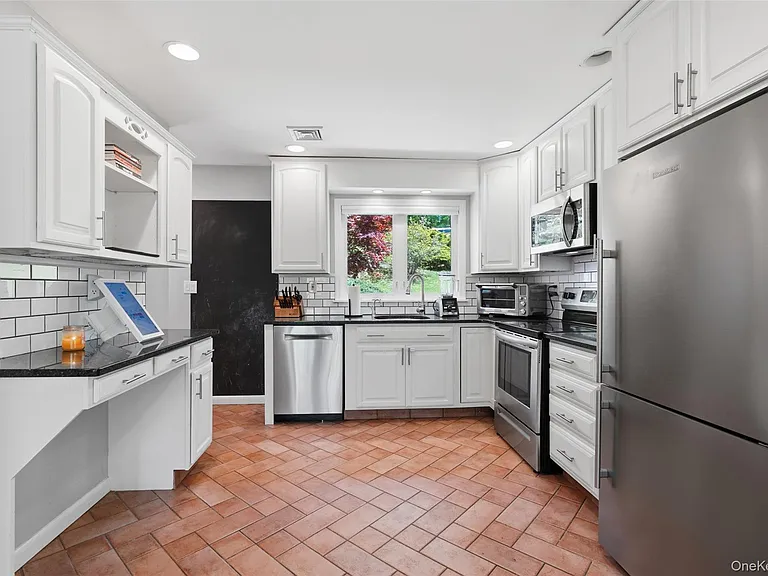 19 Skyview Dr — Photo 6