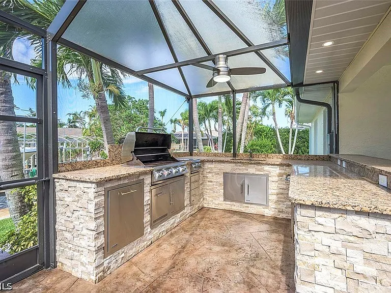 5208 SW 8th Ct — Photo 31