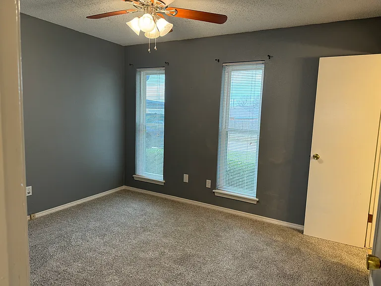 13908 Jeffery Dr — Photo 22