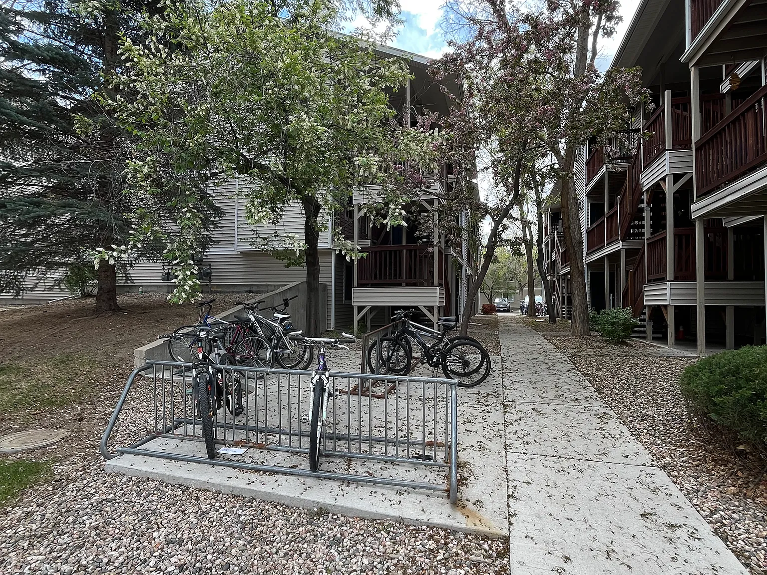 1221 University Ave — Photo 2