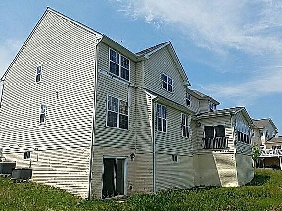 3rd image of 305 Lismore Dr