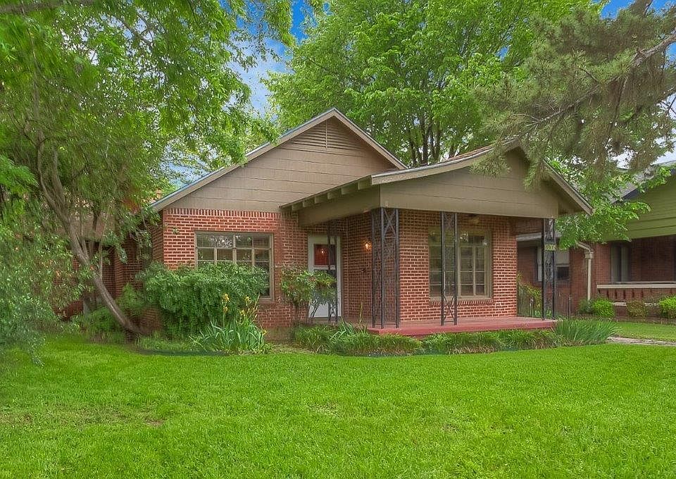 1st image of 2305 Mistletoe Ave