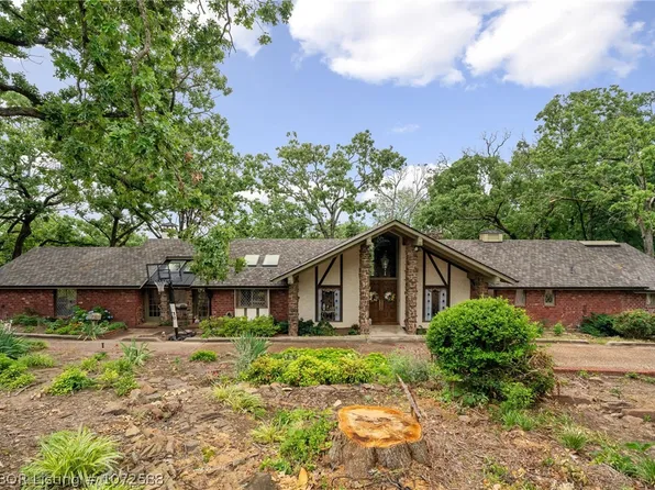 5814 Cliff Dr, Fort Smith, AR 72903