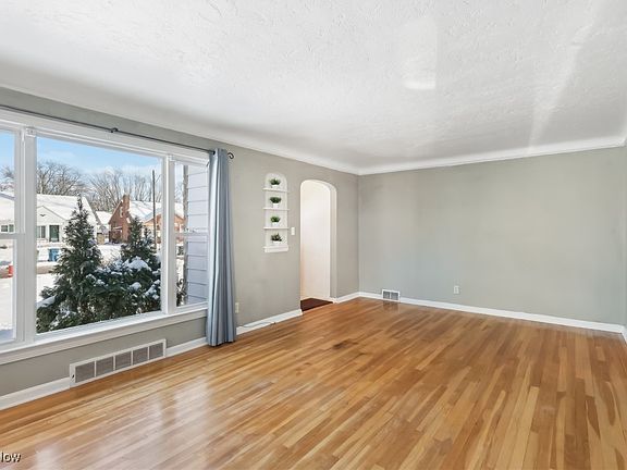 4th image of 4464 W 227th St